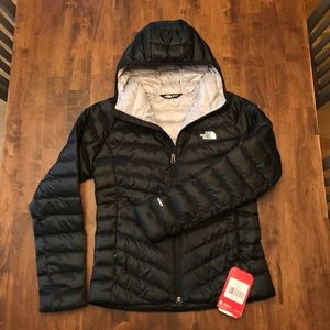 NWT North Face women’s tonnerro down puffer jacket